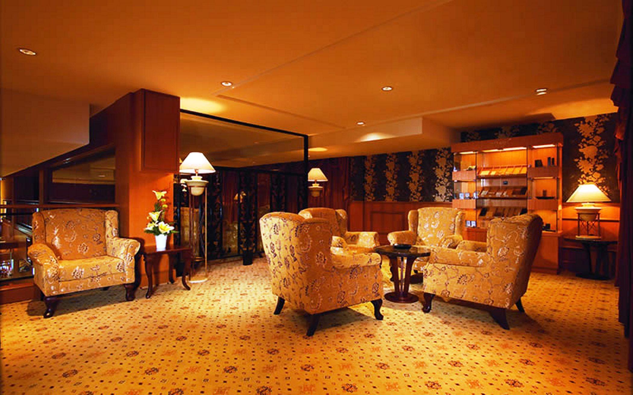 فندق رويال شولان كوالالمبور المظهر الخارجي الصورة The lounge at the airport