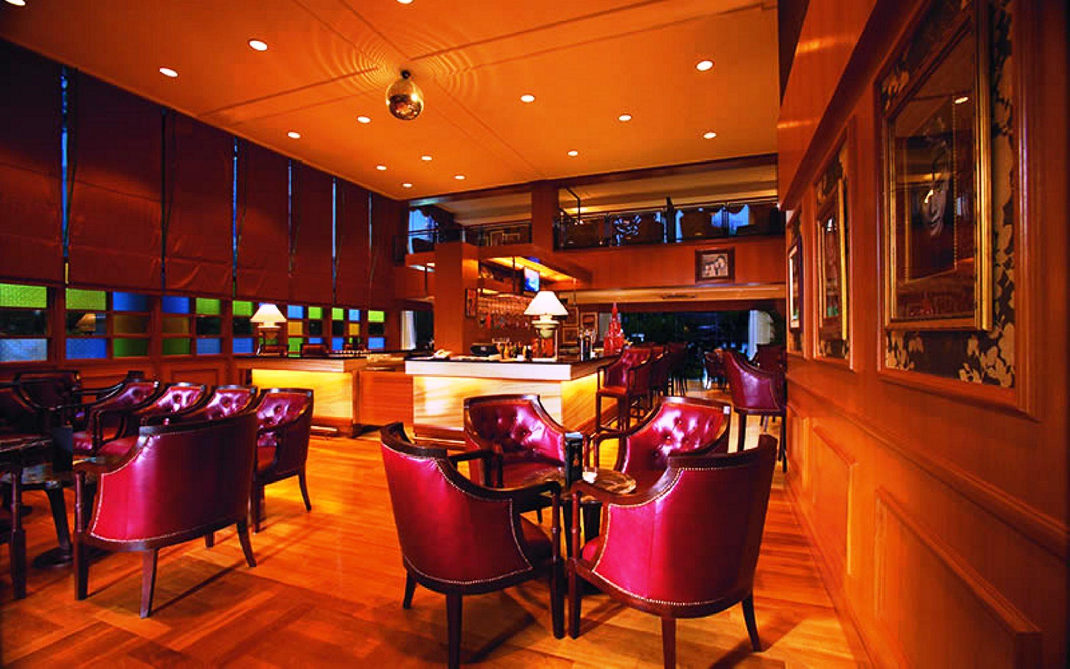 فندق رويال شولان كوالالمبور المظهر الخارجي الصورة The Club Lounge at Hong Kong International Airport