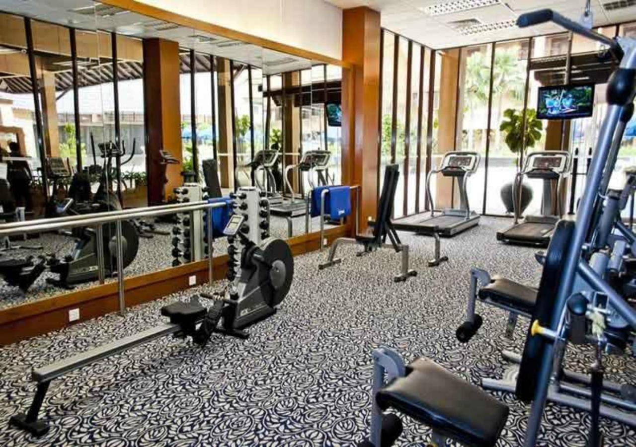 فندق رويال شولان كوالالمبور المظهر الخارجي الصورة A gym in a hotel